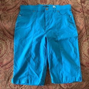 T4 Capri bright blue color stretch for comfort size 14